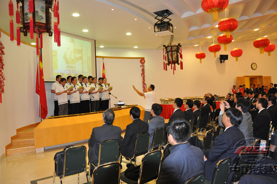 2012年正月十五元宵佳節(jié)，皓月當空，萬家團圓。應(yīng)中...